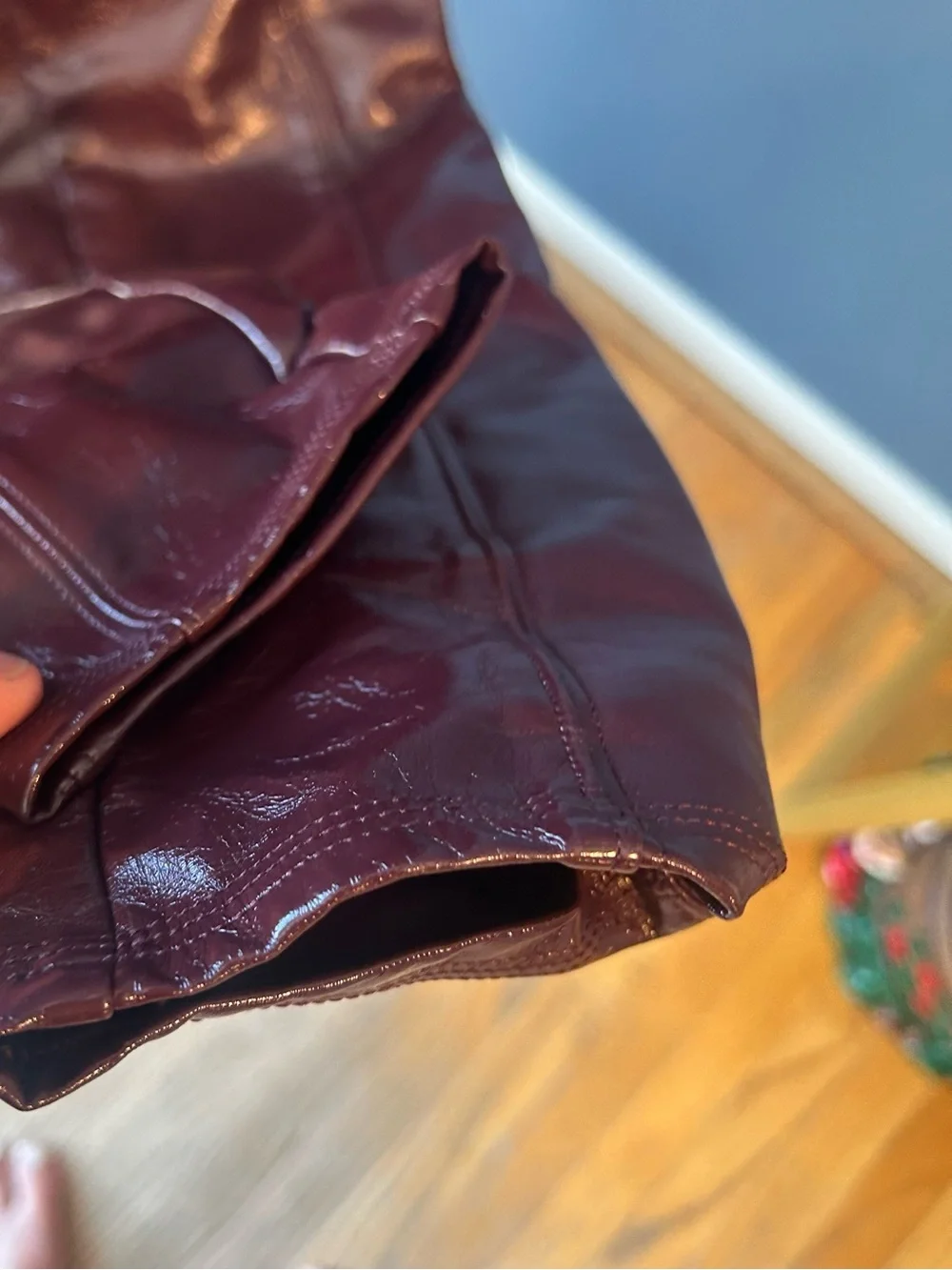 SPANX Faux Patent Leather Leggings Ruby - Picture 3 of 14